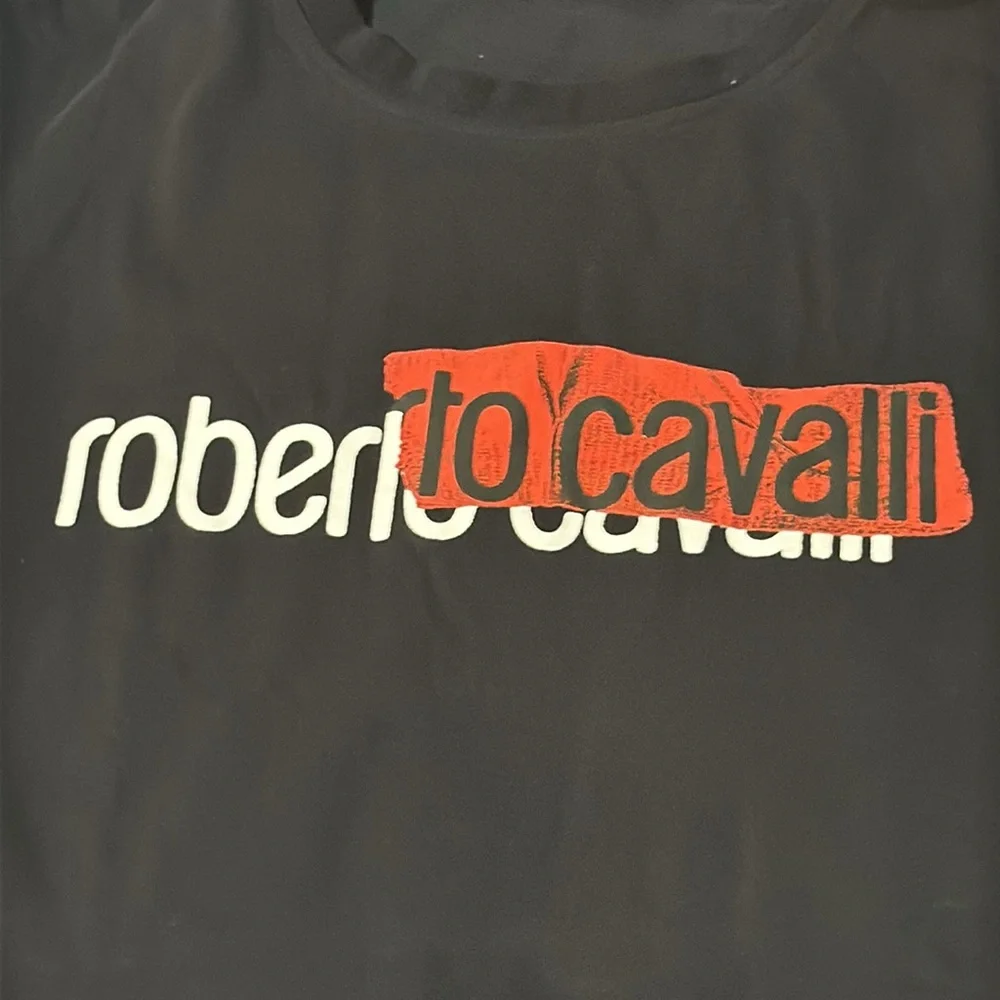 Roberto Cavalli T shirt Used bust still in good condition. - Picture 8 of 8